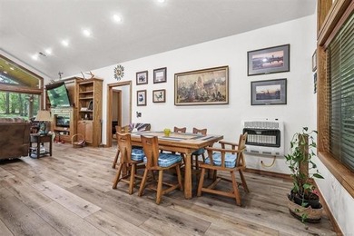 This custom-built 2022 home in Sandpoint on Lake Texoma offers - photo 10