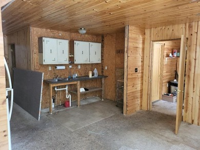 Rustic year round cottage nestled on 11.71 acres walking - photo 4