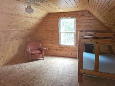 Rustic year round cottage nestled on 11.71 acres walking - photo 8