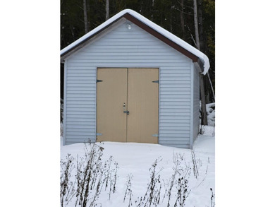 Rustic year round cottage nestled on 11.71 acres walking - photo 10