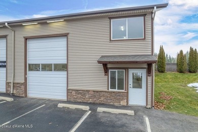 Light Industrial/ Flex Unit in Biztown Commercial Plaza in