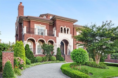 Nestled within the prestigious waterfront enclave of Malba, one - photo 1