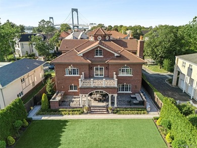 Nestled within the prestigious waterfront enclave of Malba, one - photo 3