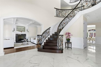 Nestled within the prestigious waterfront enclave of Malba, one - photo 4