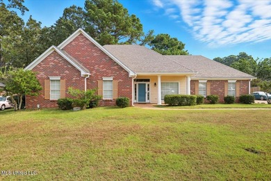 Ross Barnett Reservoir Home Sale Pending in Brandon Mississippi