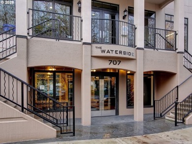 Columbia River - Multnomah County Condo For Sale in Portland Oregon