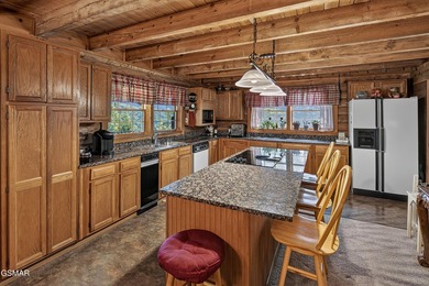 Experience breathtaking mountain views from this lovingly - photo 14