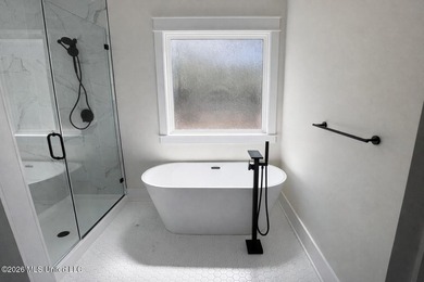 Welcome to your private retreat on the water. Situated on 4.03 - photo 17