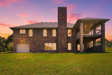 Discover the perfect blend of comfort, privacy, and Ozarks - photo 3