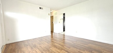 Beautiful 3-Bedroom, 2-Bathroom Home with Large Backyard - Now - photo 6