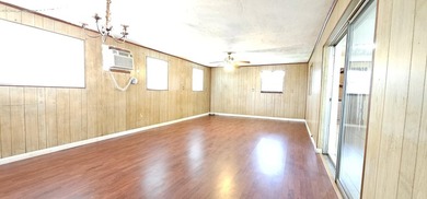 Beautiful 3-Bedroom, 2-Bathroom Home with Large Backyard - Now - photo 7