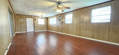 Beautiful 3-Bedroom, 2-Bathroom Home with Large Backyard - Now - photo 8