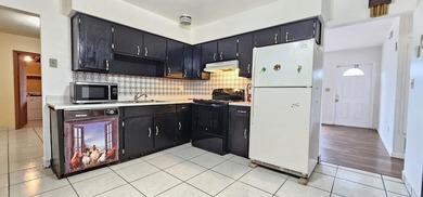 Beautiful 3-Bedroom, 2-Bathroom Home with Large Backyard - Now - photo 10