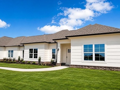 Introducing the Oxford Plan.This Luxury 3Br/ 2Ba custom built - photo 1