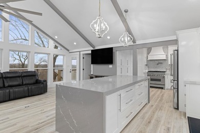 Wake up to open views of the Tennessee River in a home where the - photo 4