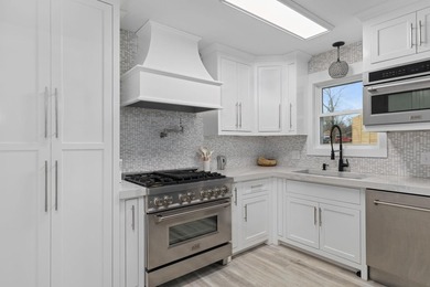 Wake up to open views of the Tennessee River in a home where the - photo 6