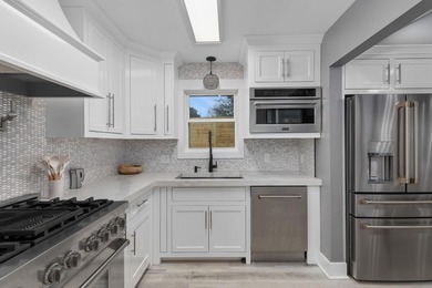 Wake up to open views of the Tennessee River in a home where the - photo 7