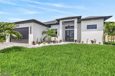 Discover this spectacular property in the coveted Cape Coral - photo 1