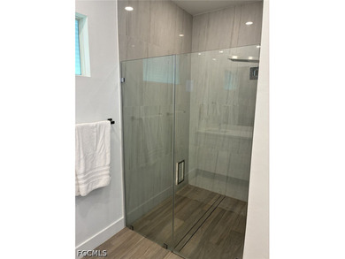 Amazing find in private neighborhood with million dollar plus - photo 3