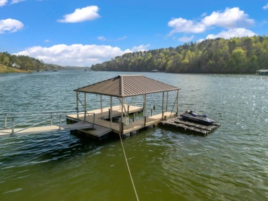 Gorgeous drive leading to your peaceful getaway! .9 acres - photo 4