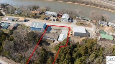 This charming 1,350 sq ft manufactured home sits on a permanent - photo 36