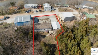 This charming 1,350 sq ft manufactured home sits on a permanent - photo 37