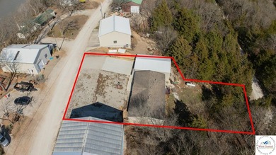 This charming 1,350 sq ft manufactured home sits on a permanent - photo 42