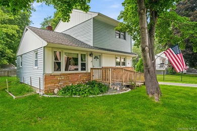 Located in the charming village of Greenwood Lake, this colonial - photo 3