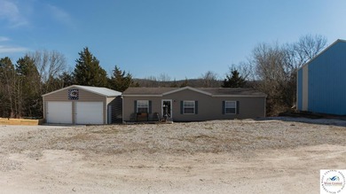 This charming 1,350 sq ft manufactured home sits on a permanent - photo 44