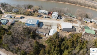 This charming 1,350 sq ft manufactured home sits on a permanent - photo 48