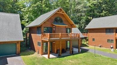 Experience refined Northwoods living in this exceptional - photo 2