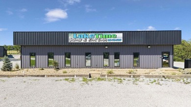 Welcome to LakeTime Business Center, a proven income-producing - photo 3