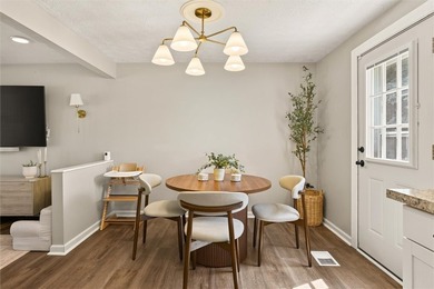 Some things are worth the wait! Welcome to 33 Loyalist Ave. This - photo 11