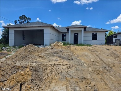 This 4 bedroom 2 bathroom centrally located home on an oversize - photo 1