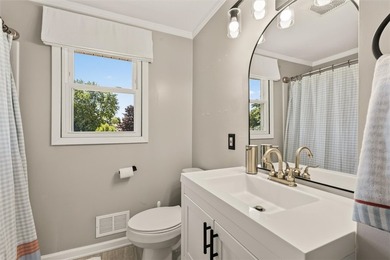 Some things are worth the wait! Welcome to 33 Loyalist Ave. This - photo 15