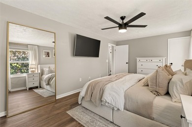 Some things are worth the wait! Welcome to 33 Loyalist Ave. This - photo 17