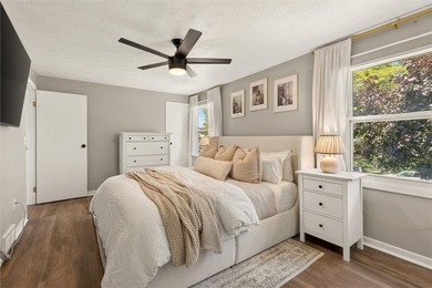 Some things are worth the wait! Welcome to 33 Loyalist Ave. This - photo 18