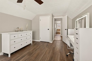 Some things are worth the wait! Welcome to 33 Loyalist Ave. This - photo 24