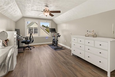 Some things are worth the wait! Welcome to 33 Loyalist Ave. This - photo 26
