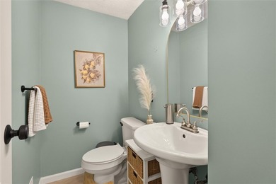 Some things are worth the wait! Welcome to 33 Loyalist Ave. This - photo 27
