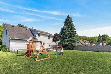 Some things are worth the wait! Welcome to 33 Loyalist Ave. This - photo 30