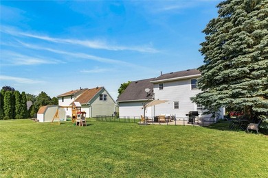 Some things are worth the wait! Welcome to 33 Loyalist Ave. This - photo 32