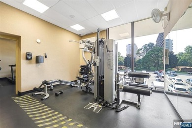 Priced to sell! Beautiful 1BR/1BA co-op at the sought-after - photo 13