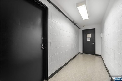 Priced to sell! Beautiful 1BR/1BA co-op at the sought-after - photo 15
