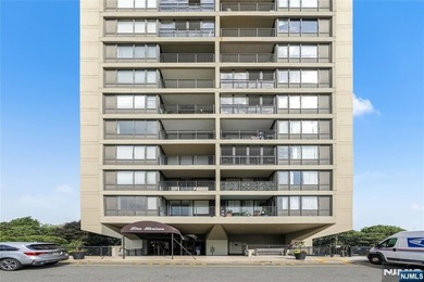 Priced to sell! Beautiful 1BR/1BA co-op at the sought-after - photo 16