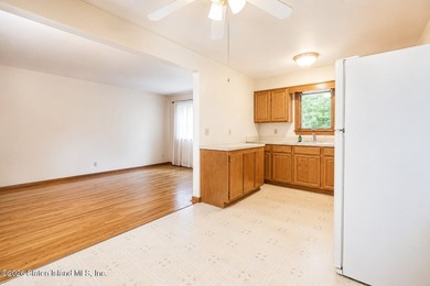 Welcome to 40 Minna Street! This spacious 2-family home features - photo 20