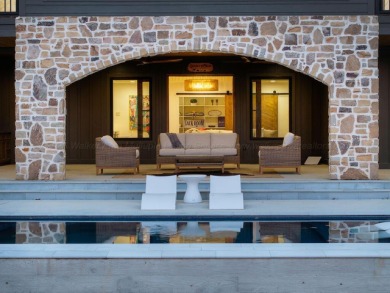 Stunning contemporary farmhouse-style lake home with over 7,000 - photo 4