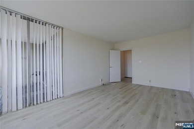 Priced to sell! Beautiful 1BR/1BA co-op at the sought-after - photo 25