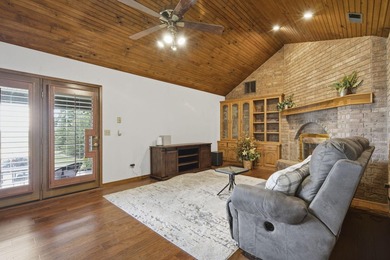 Showcase Custom Built All Brick Home, All on 1 Level, 3 Bedroom - photo 10