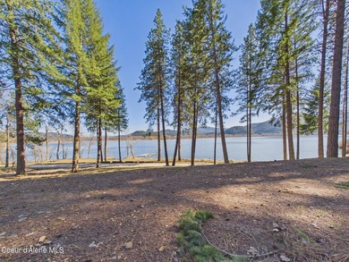 This exceptional new custom lakefront residence offers 3,395 SF - photo 7